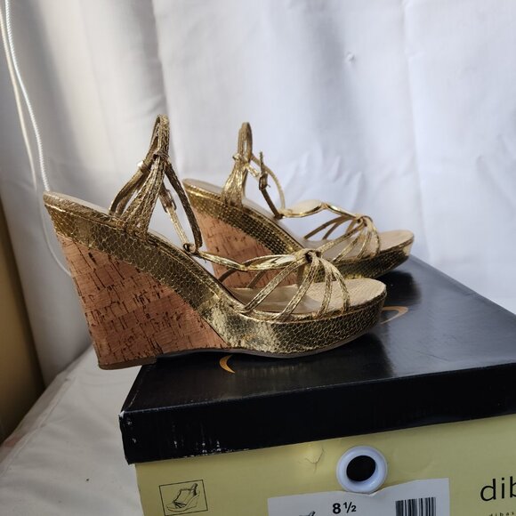 ✨Diba Y2K Glam Boho Chic Women’s Gold Metallic Strappy Wedge Sandals Size 8.5 - Picture 8 of 15